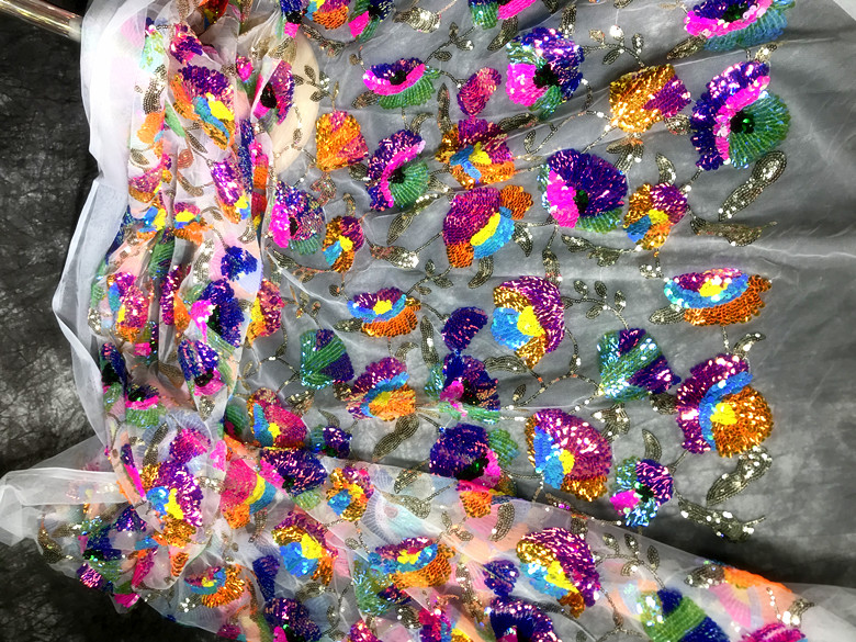Colorful Crystal Sequins Flowe - Crystal Mesh Fabric recension och pris