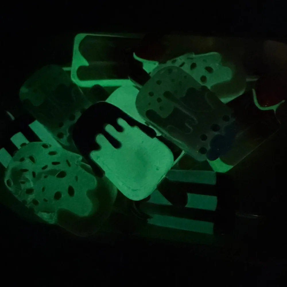 Resin Glow In Dark Transparent - Christmas Craft Embellishment recension och pris