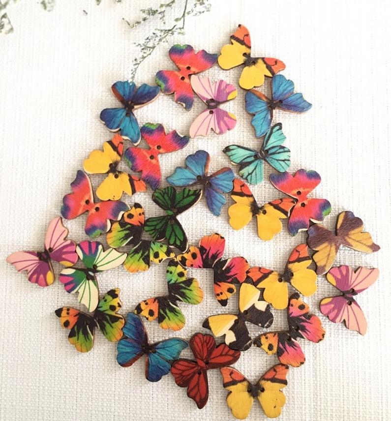 50pcs Butterfly wooden button  - Embellishments For Scrapbooking recension och pris