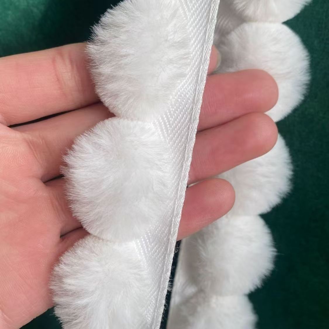 3cm Faux Rabbit Fur Pom Ball L - Fringe Ribbon Sewing recension och pris